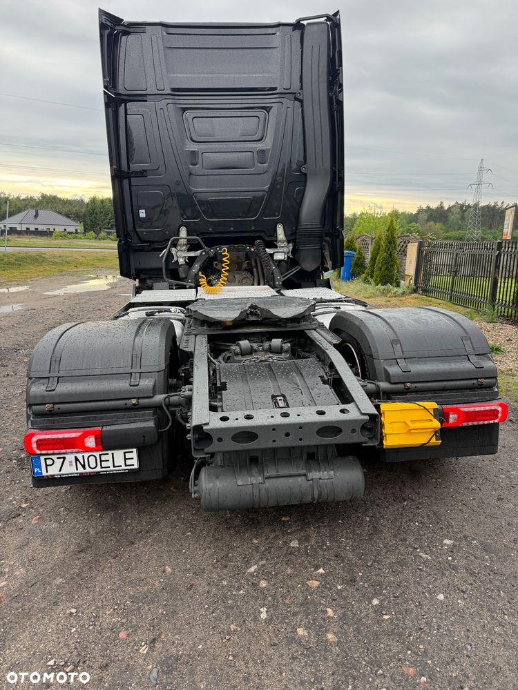 Mercedes-Benz Actros - 4