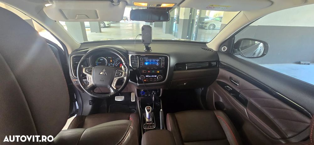 Mitsubishi Outlander - 6