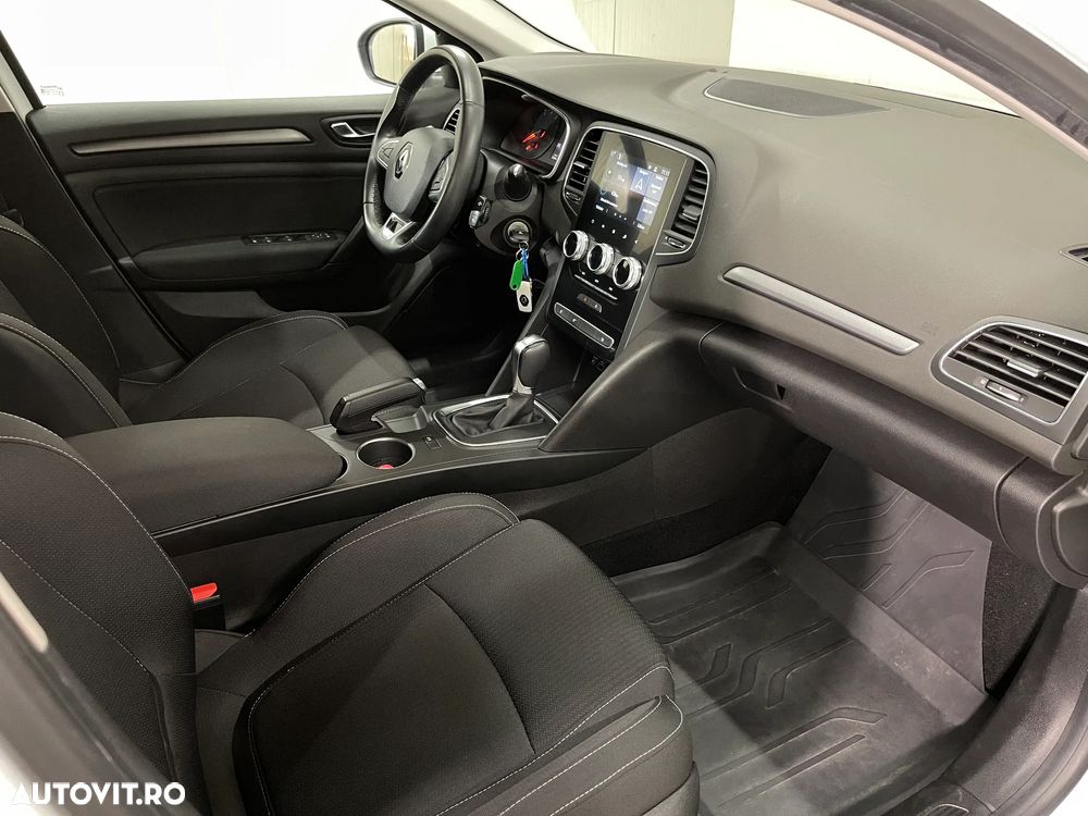 Renault Megane TCe EDC Zen - 10