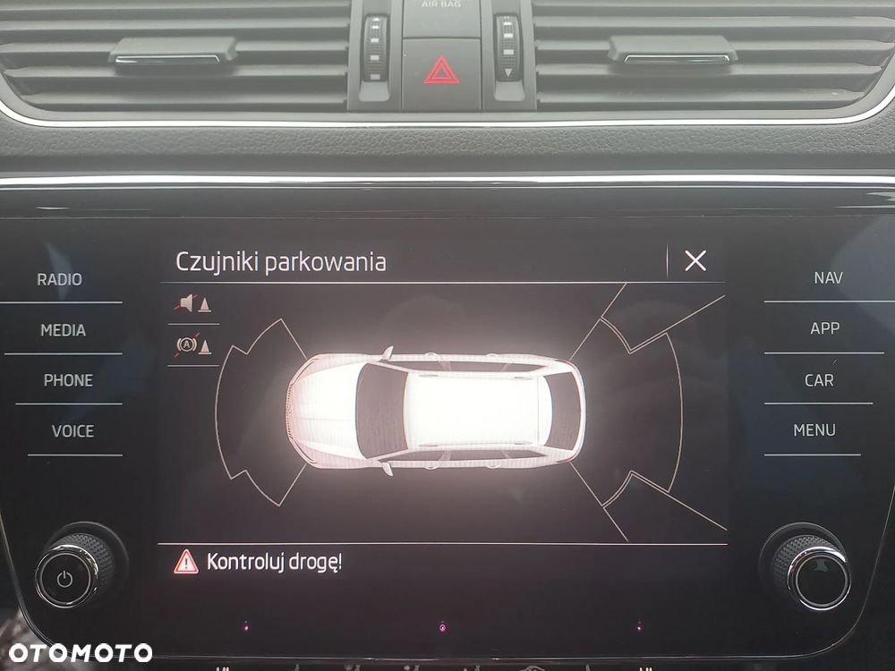 Skoda Superb 2.0 TDI SCR 4x4 Scout DSG - 16