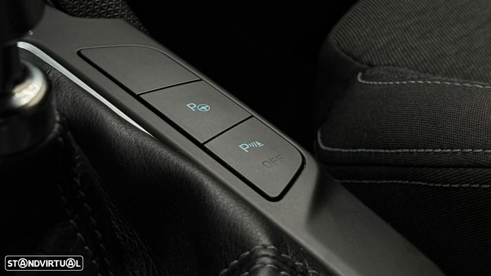 Ford Focus 1.0 EcoBoost Active - 27