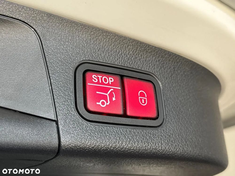 Mercedes-Benz GLA - 24