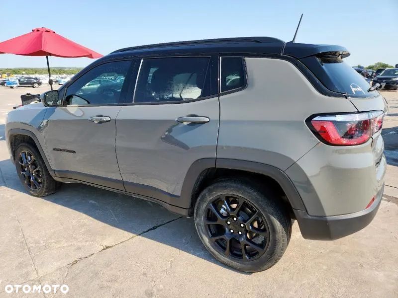 Jeep Compass - 2