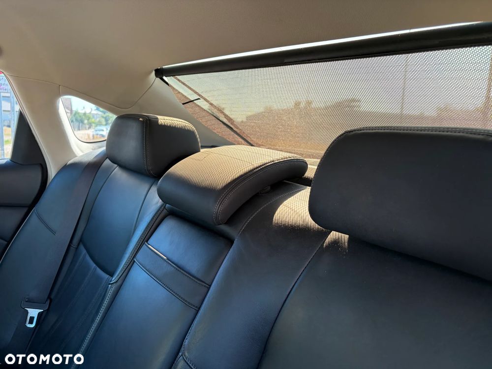 Infiniti M - 10