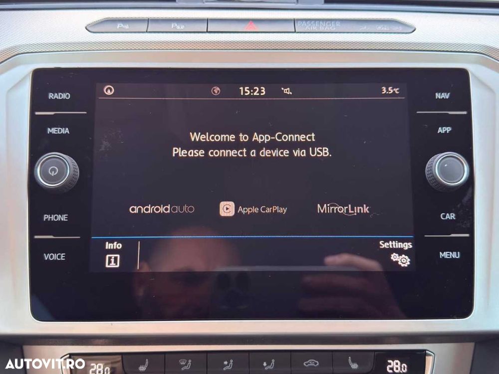 Volkswagen Passat - 32