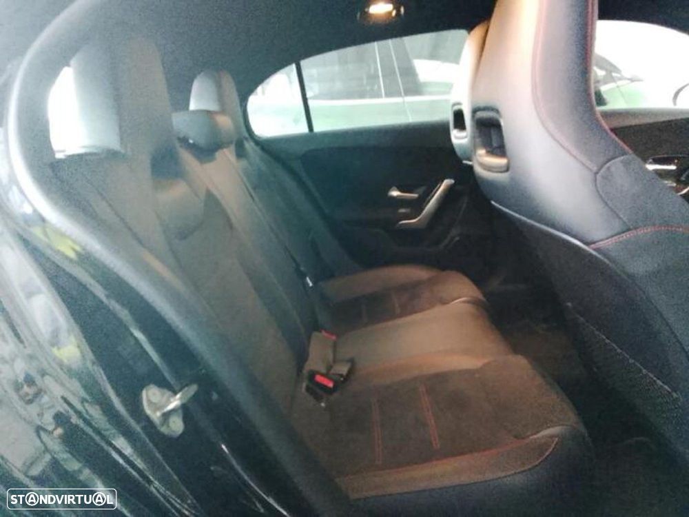 Mercedes-Benz A 250 e AMG Line - 7