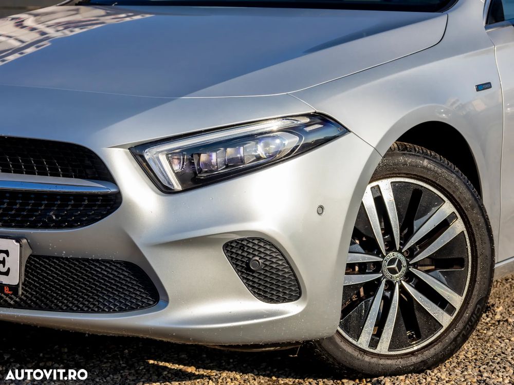 Mercedes-Benz A 250 e 8G-DCT - 11