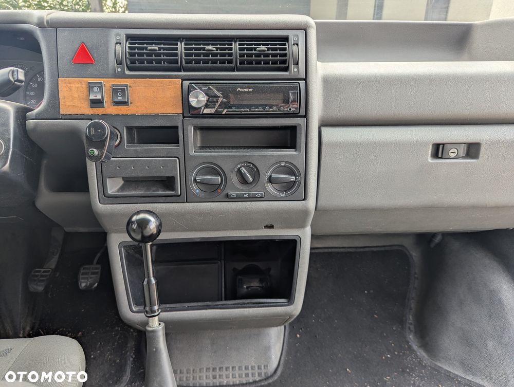 Volkswagen Caravelle Basis / CL - 7