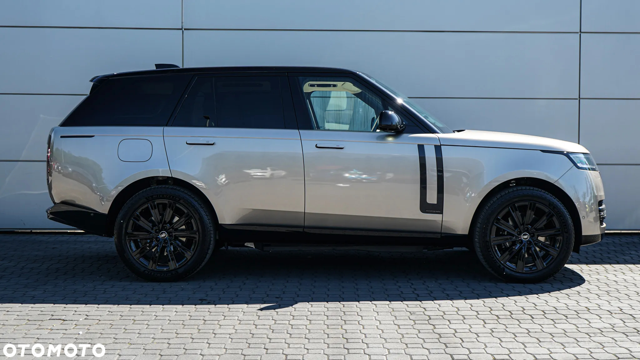 Land Rover Range Rover P460e Hybrid Autobiography - 2
