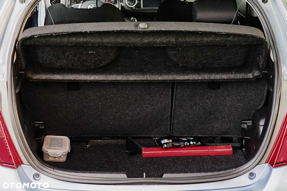 Toyota Yaris - 16