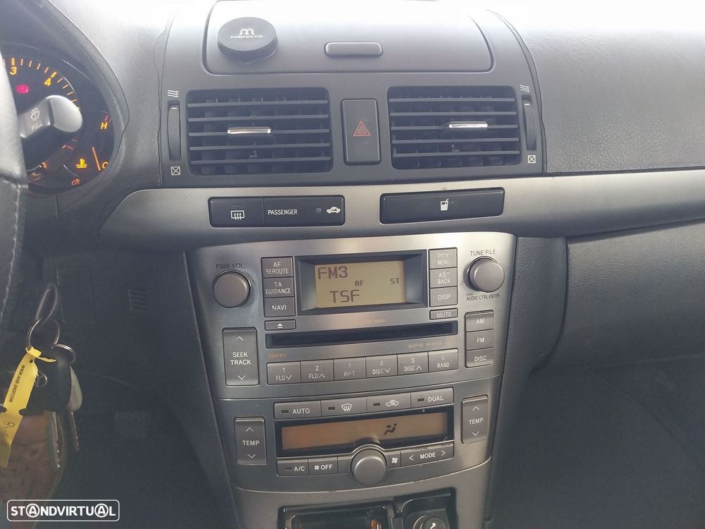 Toyota Avensis SW 2.0 D-4D - 7
