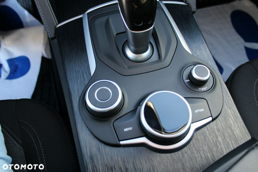 Alfa Romeo Stelvio - 28