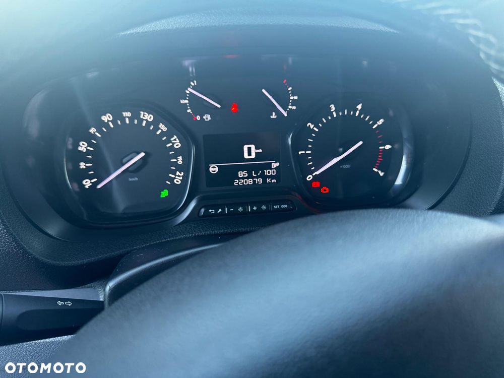 Opel Vivaro - 9