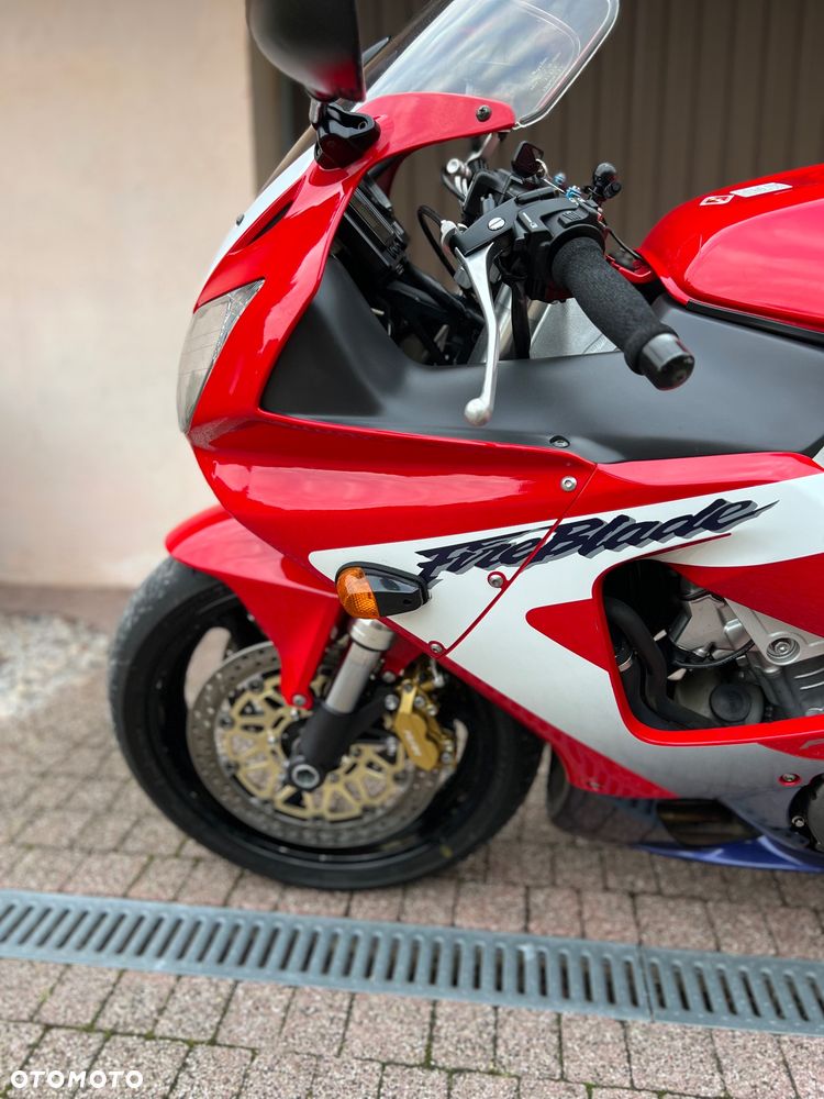 Honda CBR - 23