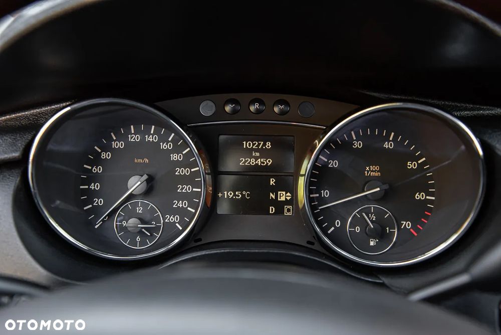 Mercedes-Benz Klasa R 500 L 4-Matic - 19