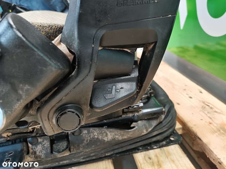 Fotel Claas Axion - 3