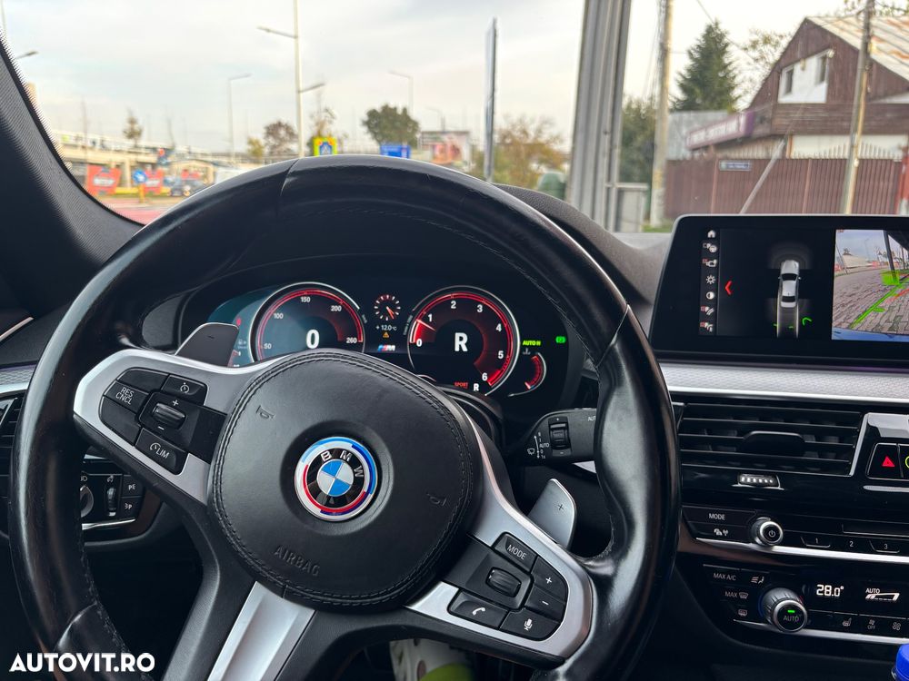 BMW Seria 5 530d xDrive AT - 15