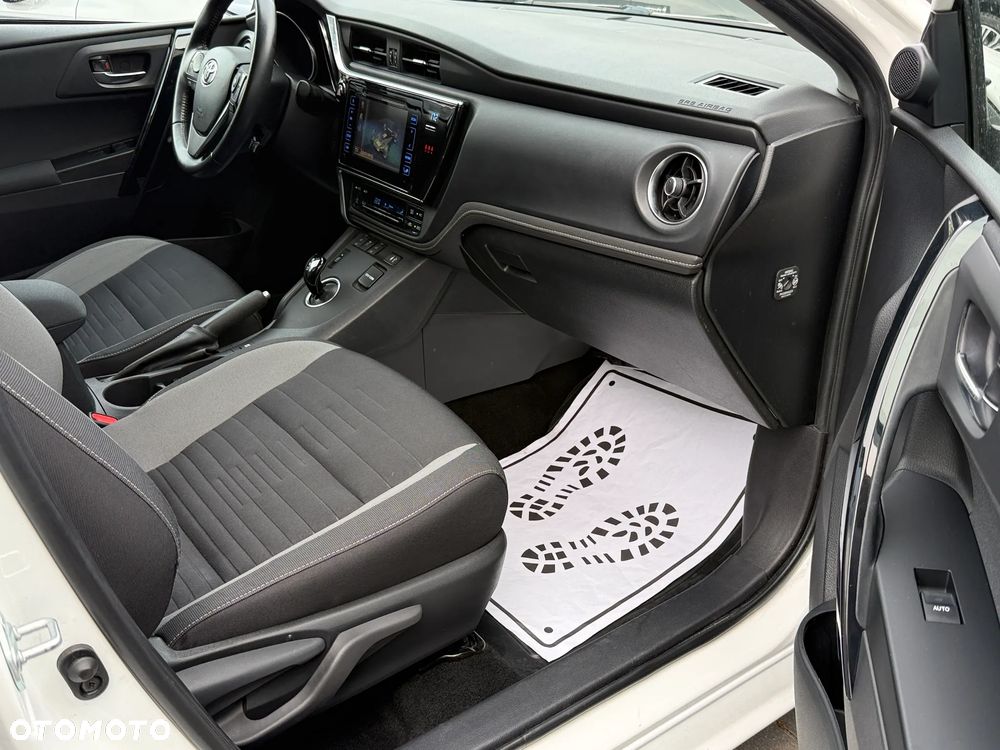 Toyota Auris Hybrid 135 Premium - 19