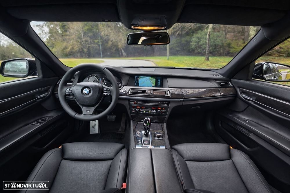 BMW 740 d Pack M - 10