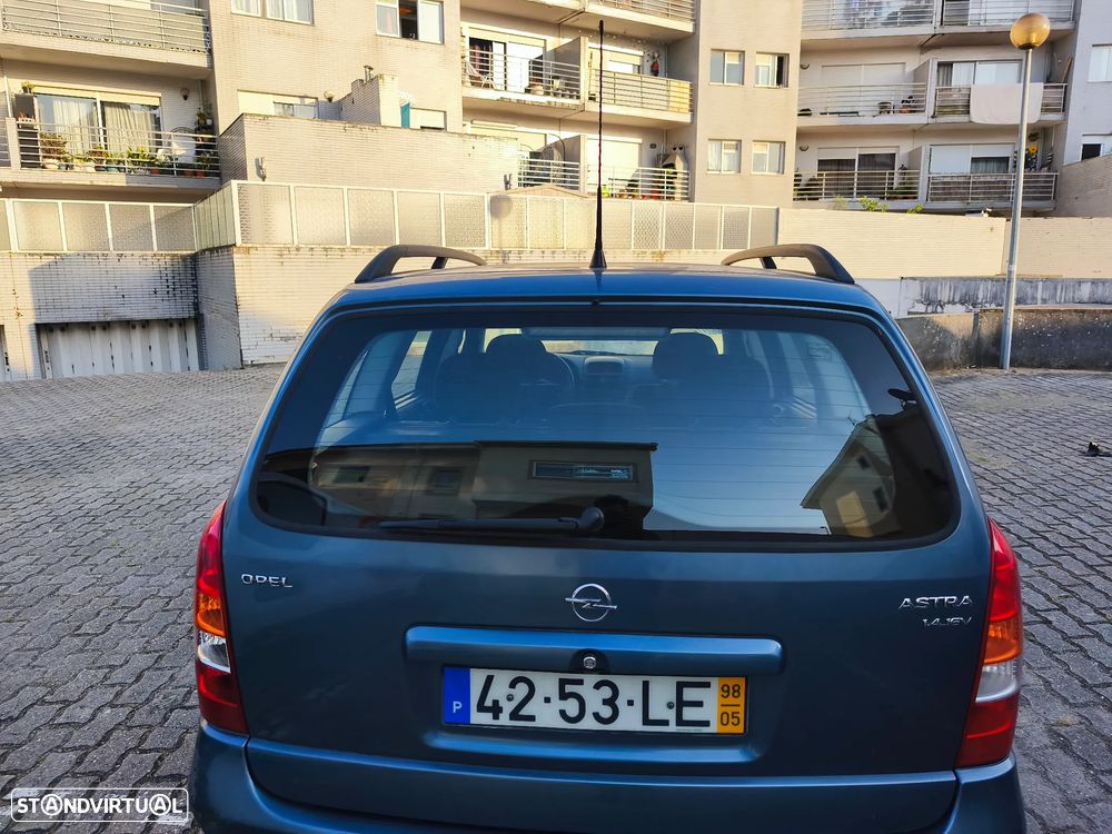 Opel Astra Caravan 1.4i 16V - 2