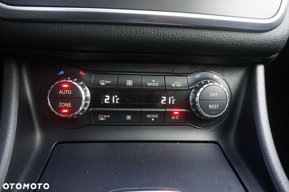 Mercedes-Benz GLA 200 7G-DCT Urban - 7