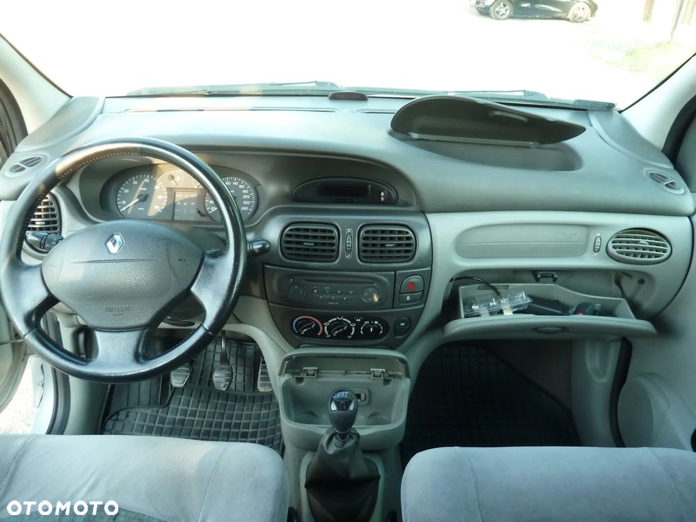 Renault Scenic 1.6 16V Authentique - 26