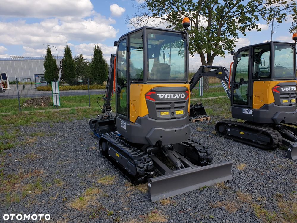 Volvo ECR25D NOWA DOSTĘPNA OD RĘKI, SZYBKOZŁĄCZE, DŁUGIE RAMIĘ, OBRÓT W OBRYSIE - 27