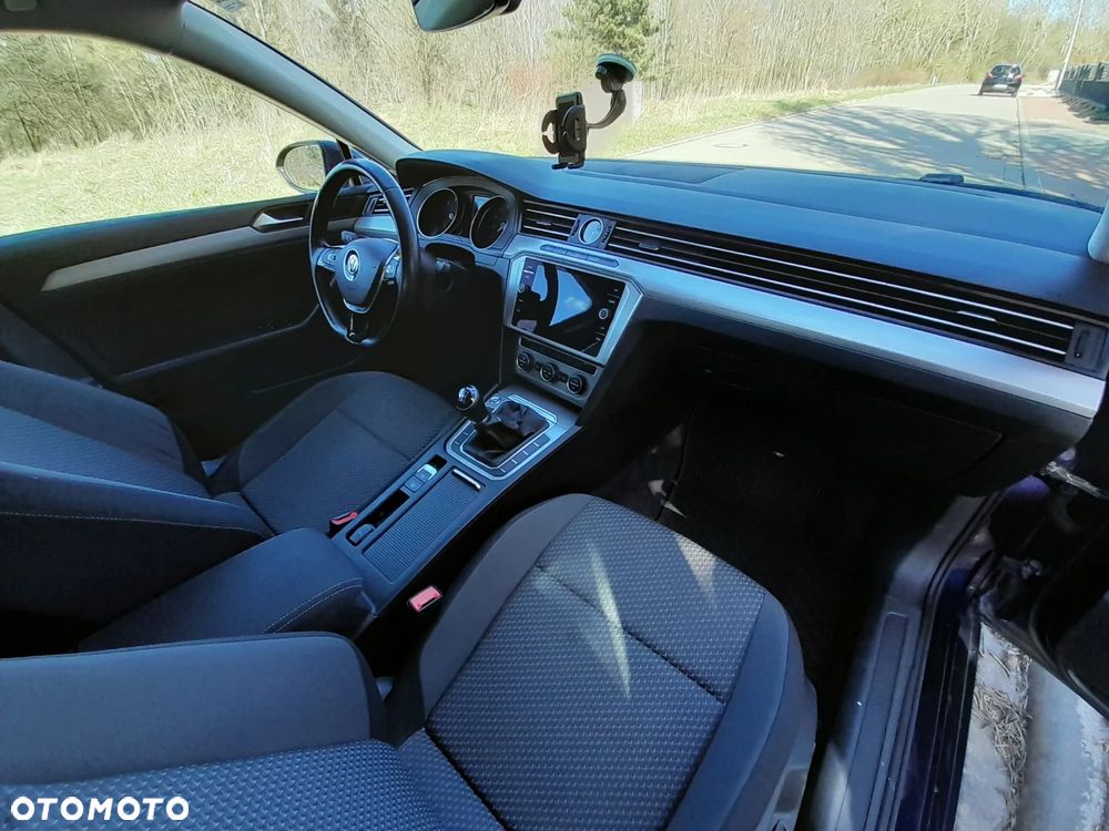 Volkswagen Passat - 18