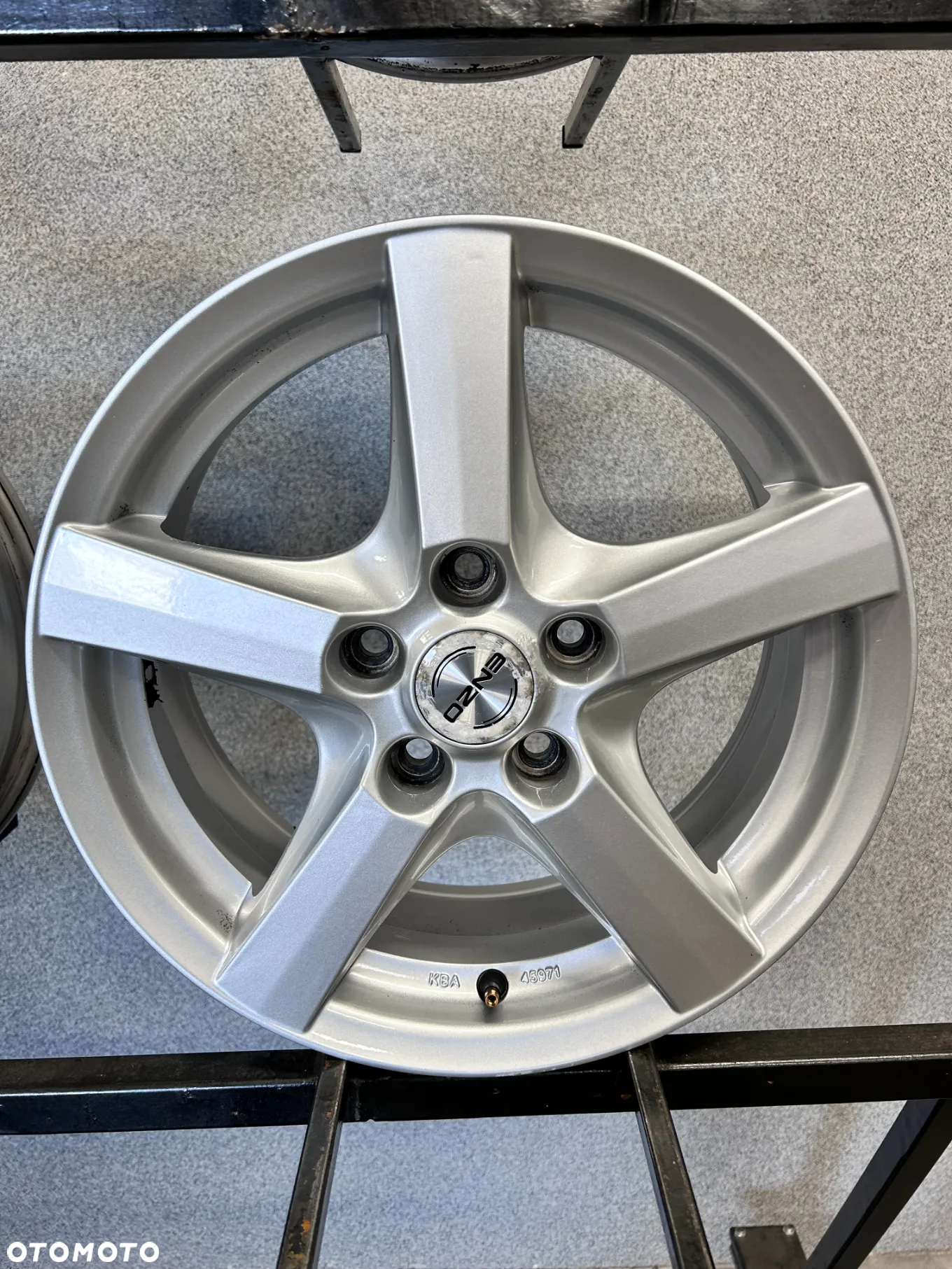 4 FELGI ALU. VW GOLF 5,6,TOURAN,CADDY,SEAT LEON 2, SKODA OCTAVIA 2 16''  6,5J  ET45 - 8