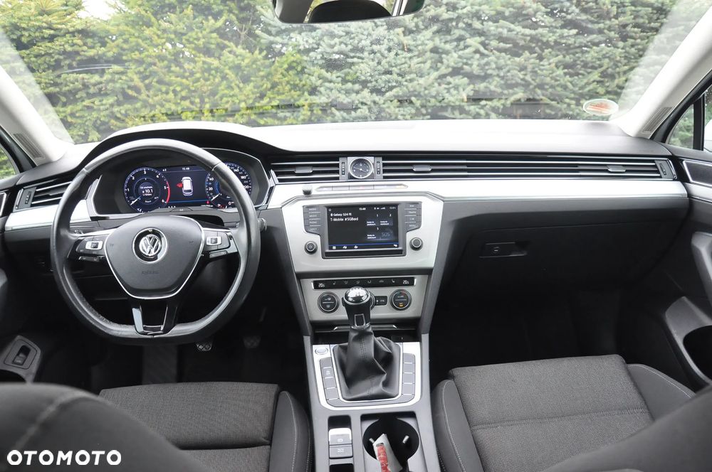 Volkswagen Passat - 22