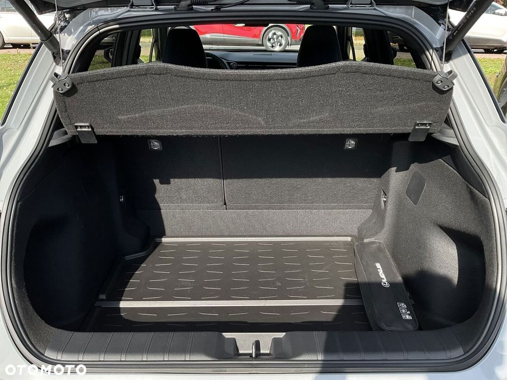 Lexus LBX 1.5 Hybrid Emotion - 29