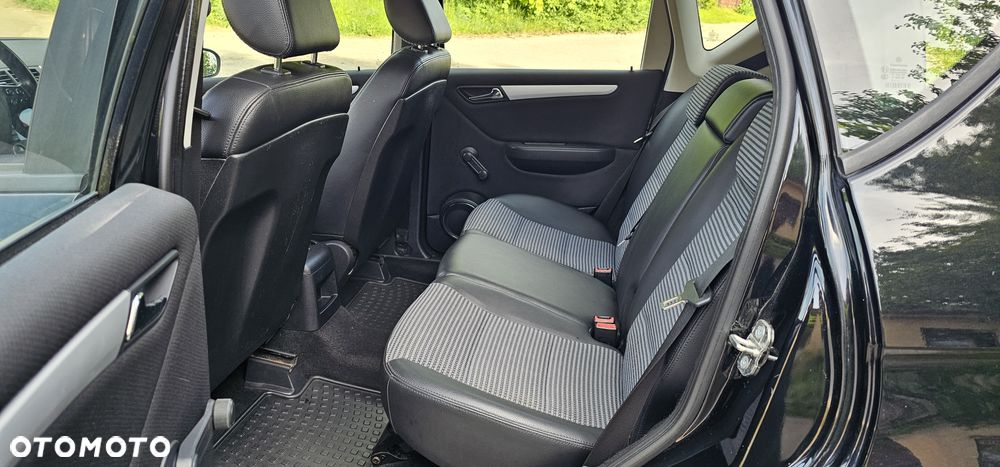 Mercedes-Benz Klasa A 150 Avantgarde Edition 10 - 25