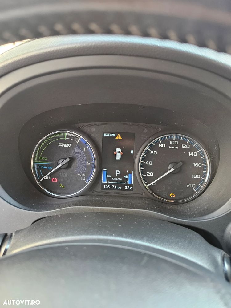 Mitsubishi Outlander PHEV 2.4 L 4X4 Instyle - 4