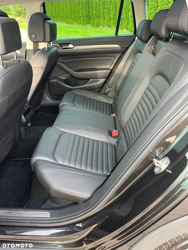 Volkswagen Passat Alltrack - 16