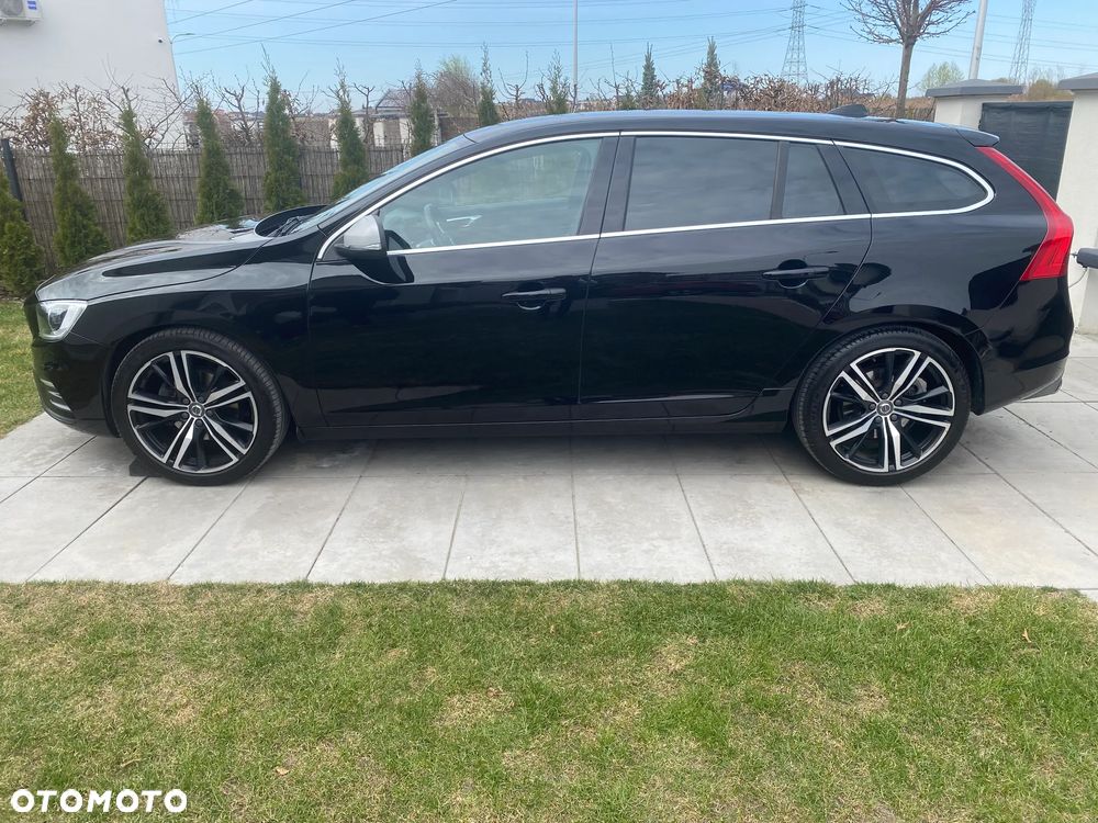 Volvo V60 D4 Drive-E R-Design Momentum - 1