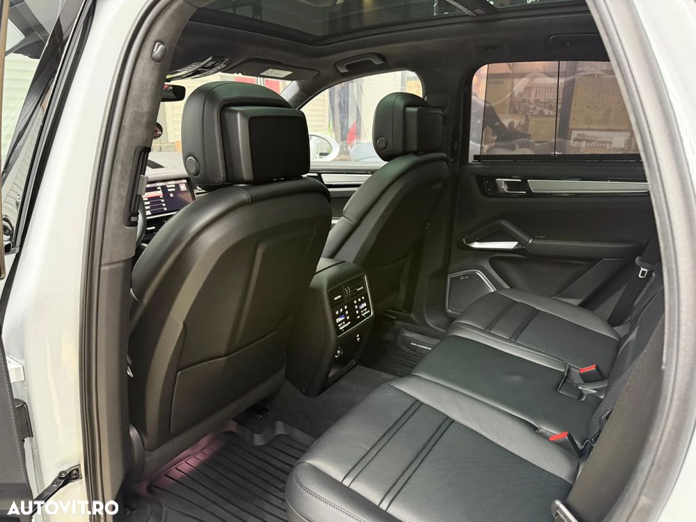 Porsche Cayenne Turbo S E-Hybrid Tiptronic S - 30