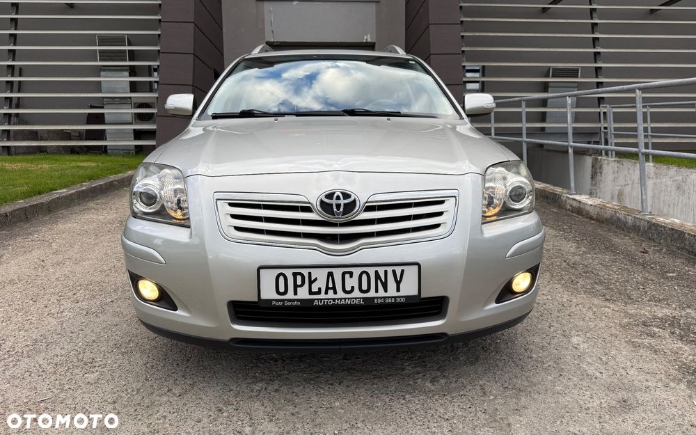 Toyota Avensis 1.8 VVT-i Combi Sol - 1