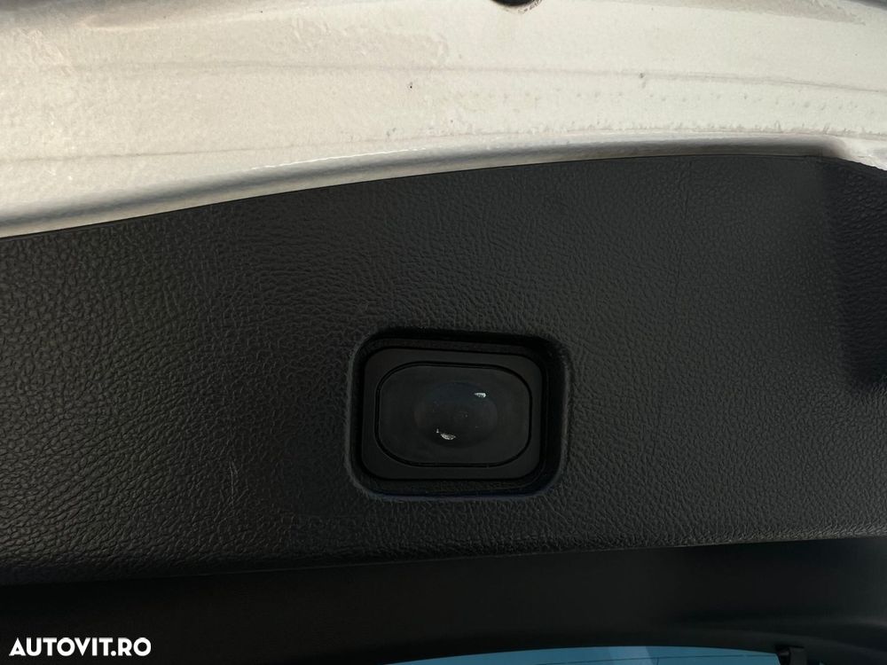 Ford Mondeo - 32