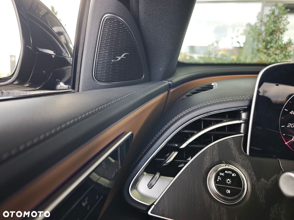 Mercedes-Benz Klasa E 220 d mHEV 4-Matic AMG 9G-Tronic - 36