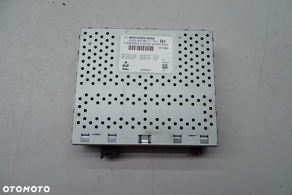 MERCEDES C KLASA W205 Wzmacniacz Radia 2229008911 - 1