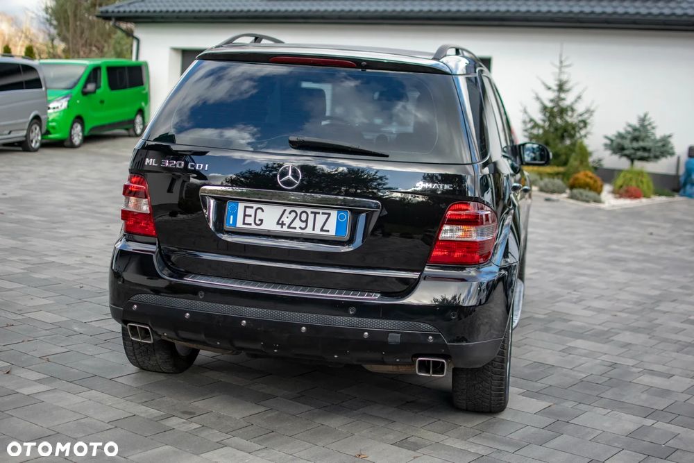 Mercedes-Benz ML 320 CDI 4Matic 7G-TRONIC DPF Edition 10 - 17