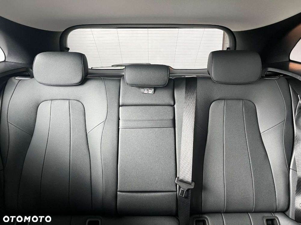 Mercedes-Benz EQA - 12