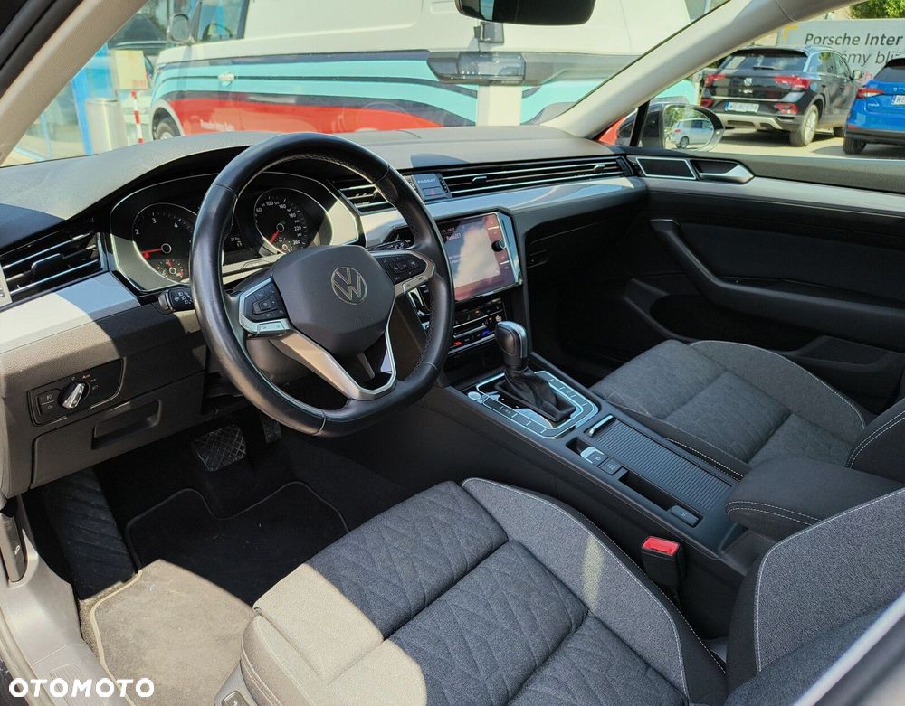 Volkswagen Passat - 13