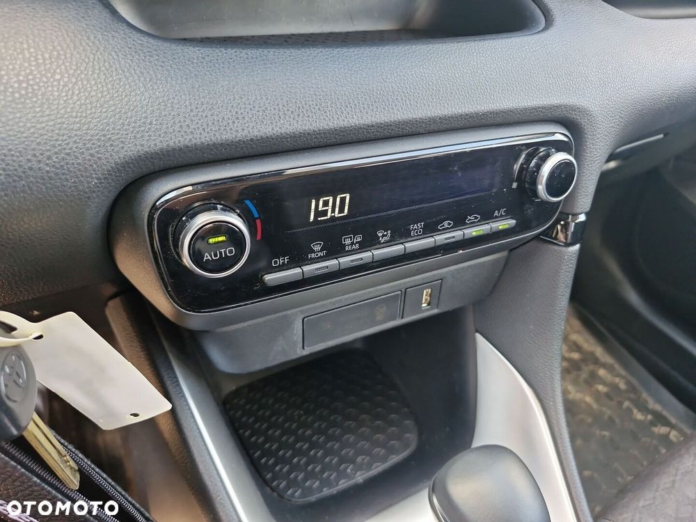 Toyota Yaris Hybrid 1.5 Comfort - 23