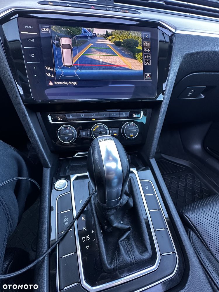 Volkswagen Passat 2.0 TDI SCR DSG 4Motion Business - 17