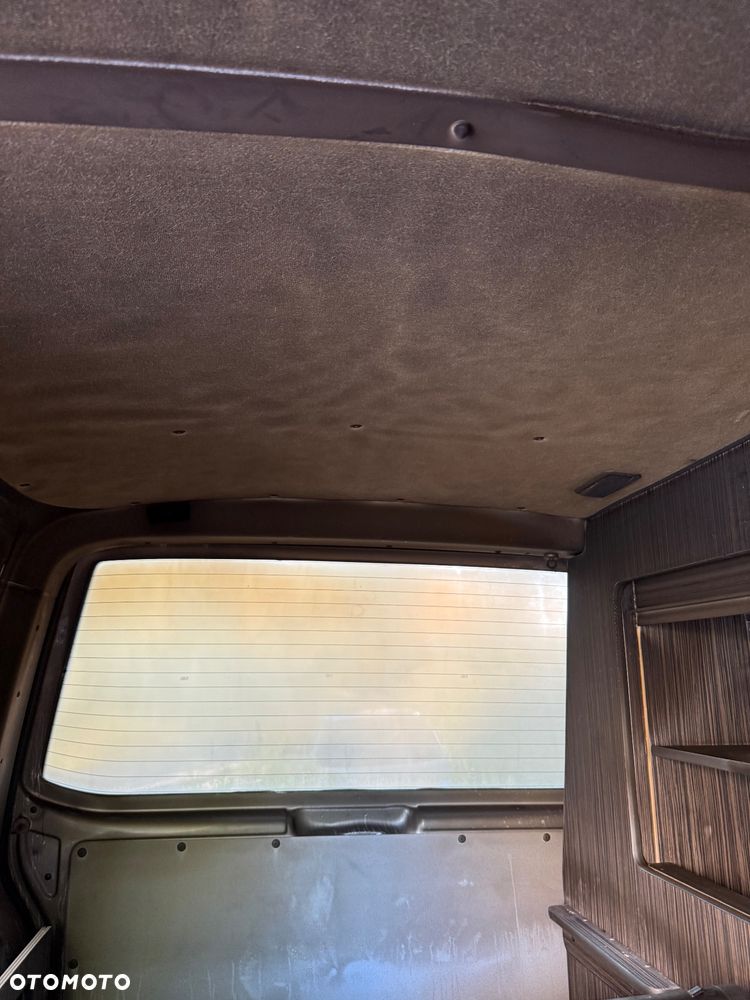 Volkswagen Multivan - 10