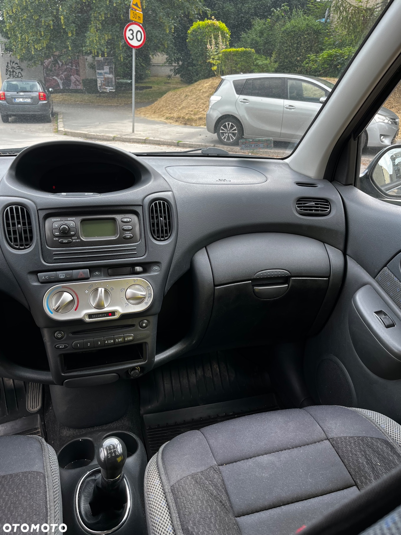 Toyota Yaris Verso 1.5 Sol - 11
