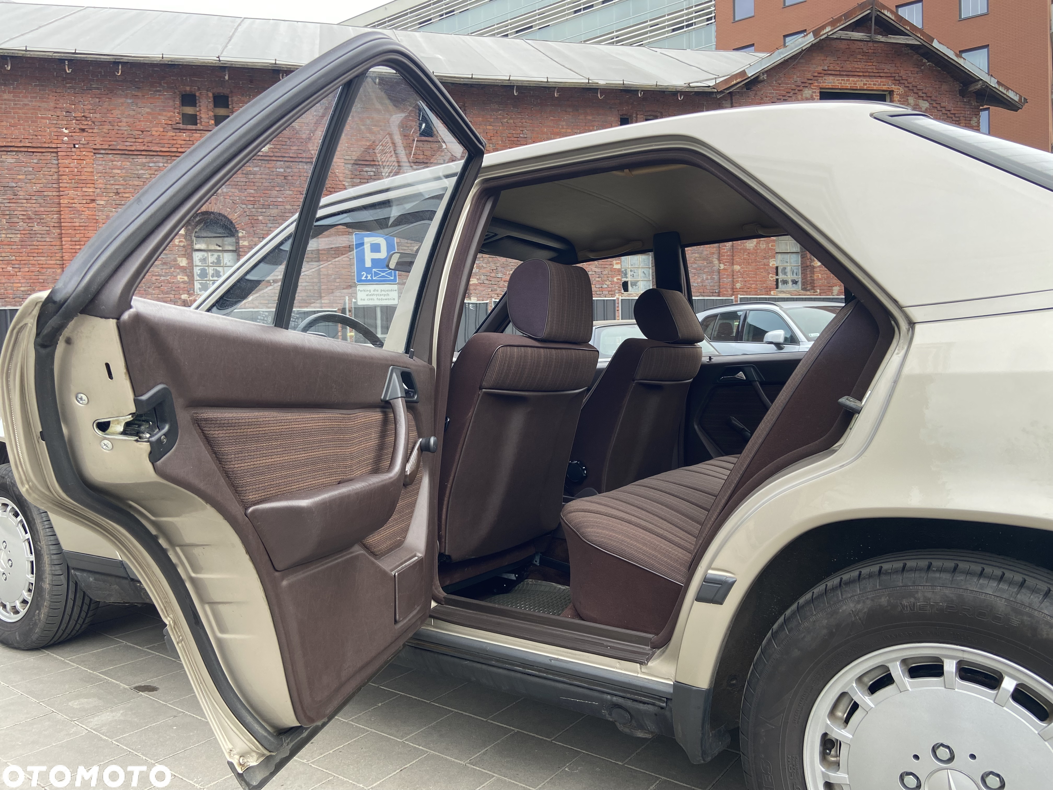 Mercedes-Benz W124 (1984-1993) - 16