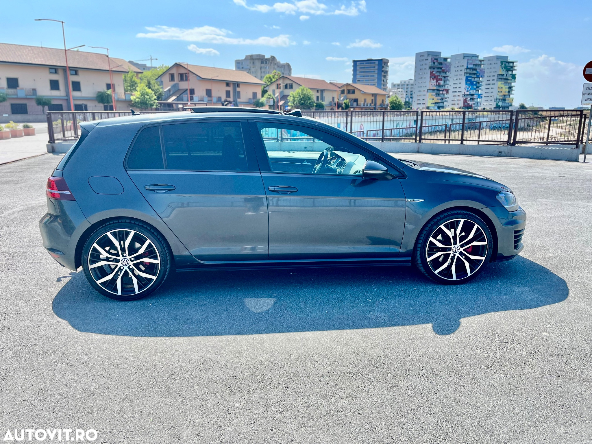 Volkswagen Golf 2.0 TDI DSG GTD - 12