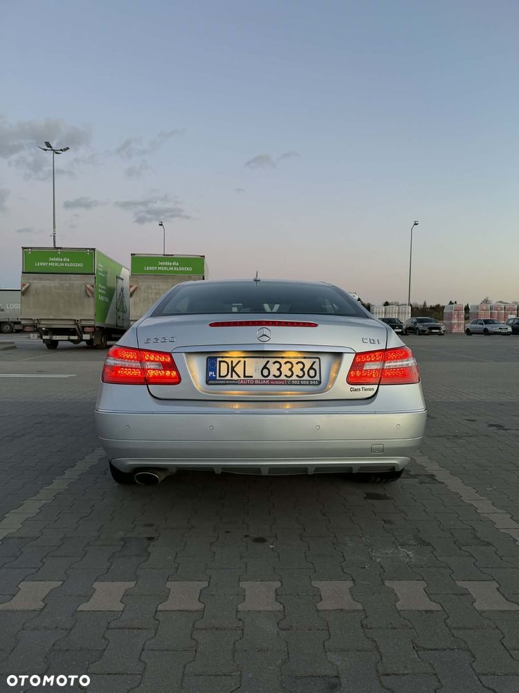 Mercedes-Benz Klasa E 220 CDI DPF BlueEFFICIENCY 7G-TRONIC Avantgarde - 5